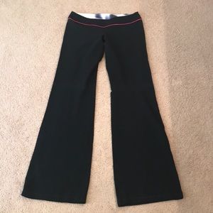 Black lululemon yoga pants - size 10